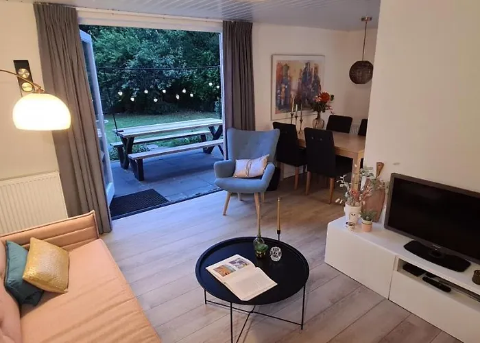 Bij Ons Naast Bed and Breakfast Nuenen