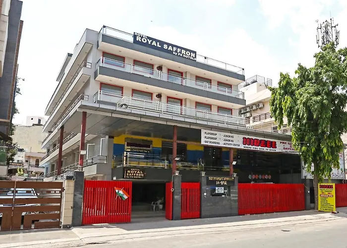 Hotel Royal Saffron By F9 Hotels New Delhi