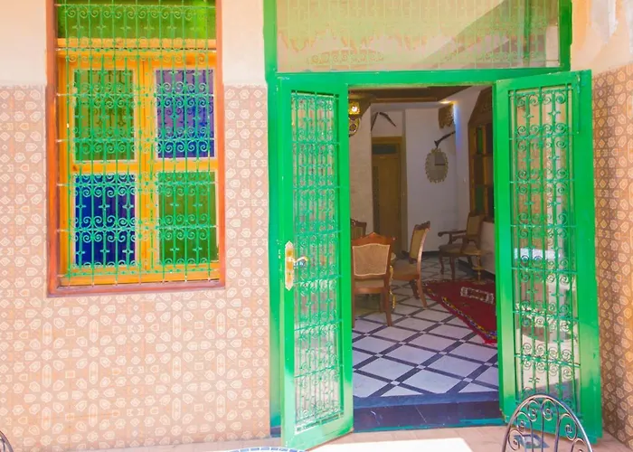 Riad Mahrez Fès