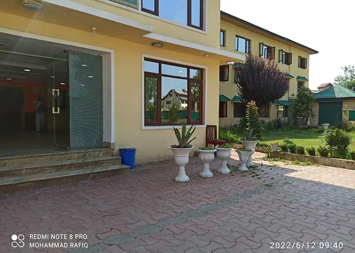 Hotel Curio'S All Seasons Srinagar 