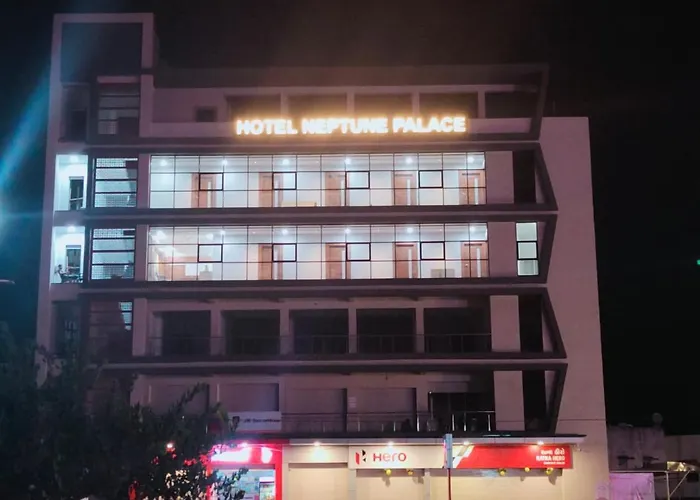 Hotel Neptune Palace Anand