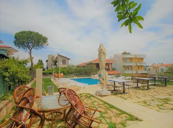 Cunda Kordon Otel Ayvalı