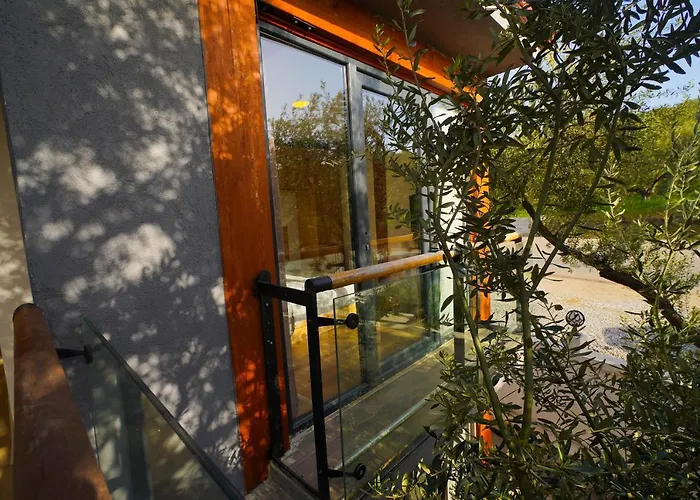 Qcunda Otel Ayvalı