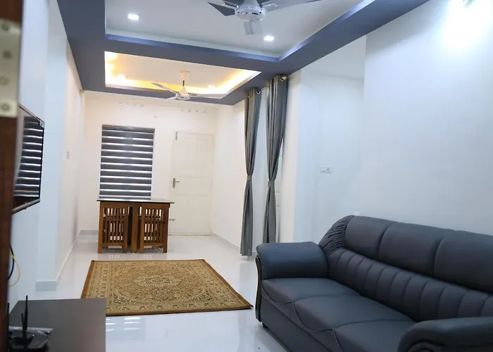 Yelza Hotel And Residence Alwaye