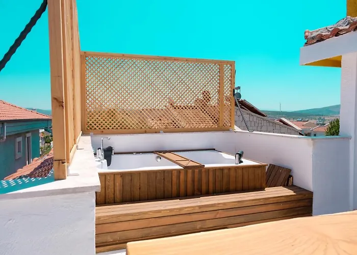 Tek Han Alacati Otel