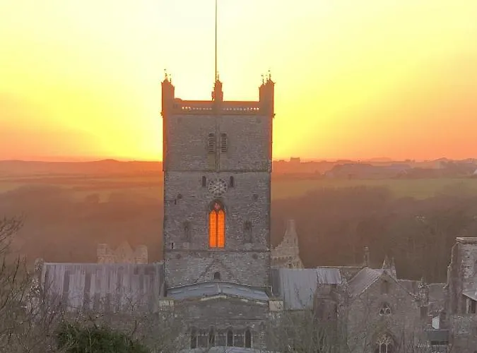 St Davids Gin & Kitchen - The Cathedral Villas