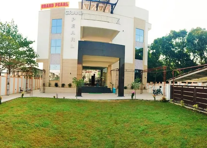 Grand Pearl Hotel & Banquet Lucknow