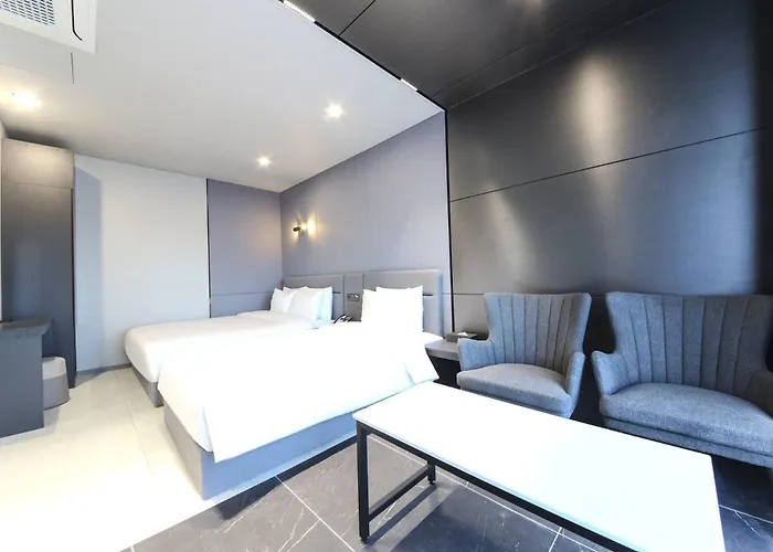 City Hotel The Busan Metro