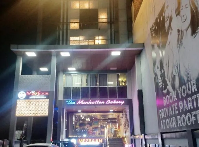 Hotel Manhatten Grand Lucknow