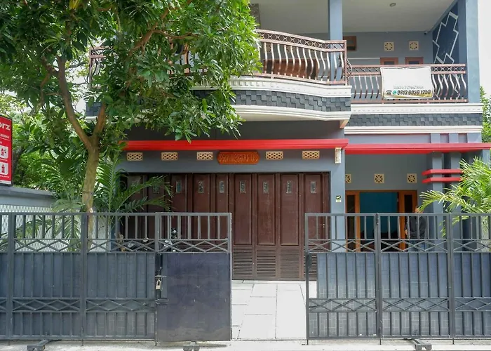RedDoorz Syariah near Monumen Jogja Kembali Hotel Kejayan