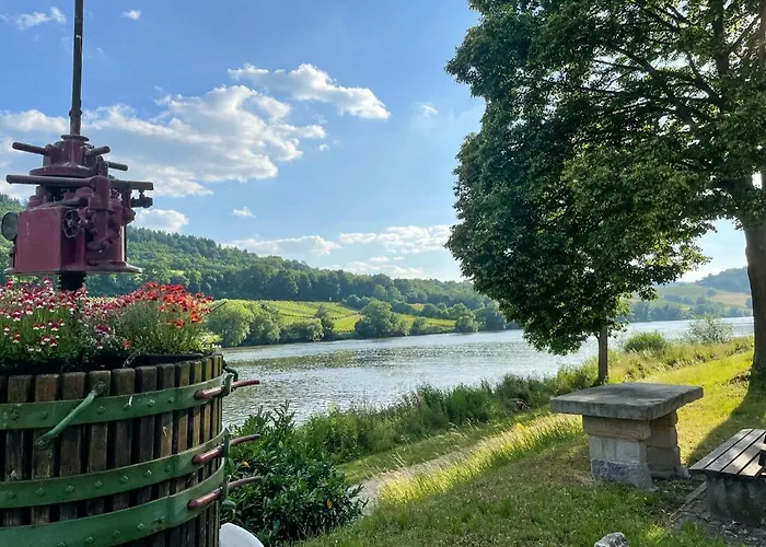 Boutique Guesthouse Das WOHLGEMUTH HEIM Mosel Weingut Zell