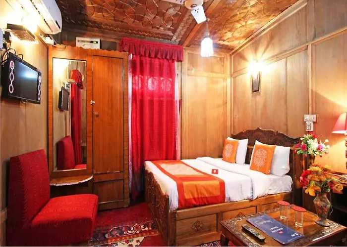 Calm Holiday Inn Srinagar 