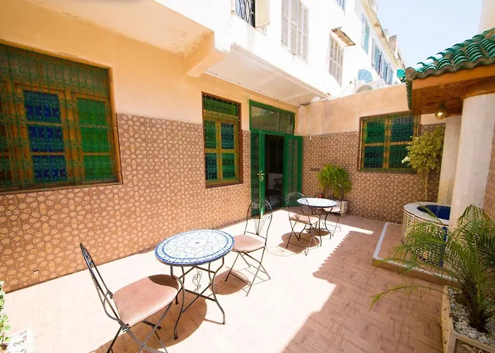 Riad Mahrez Fès