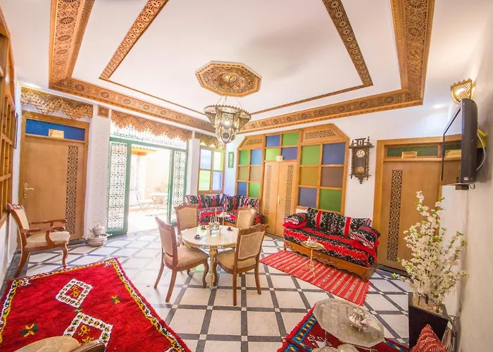 Riad Mahrez Fès