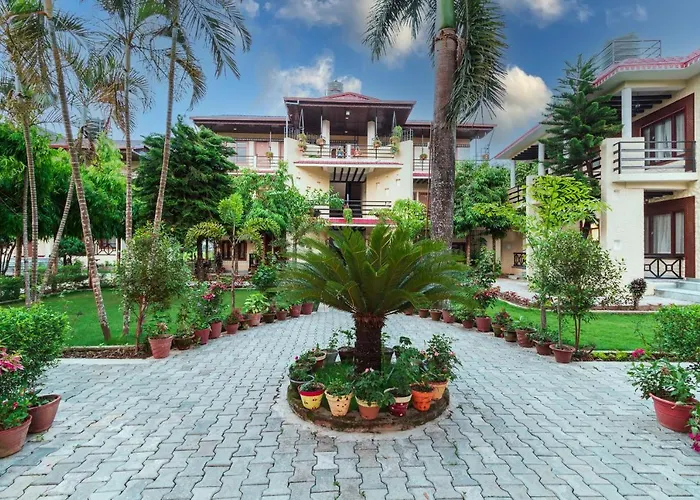 Royal Tiger Luxury Resort Sauraha