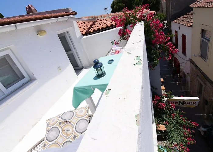 Araçatı Butik Otel Alaçatı