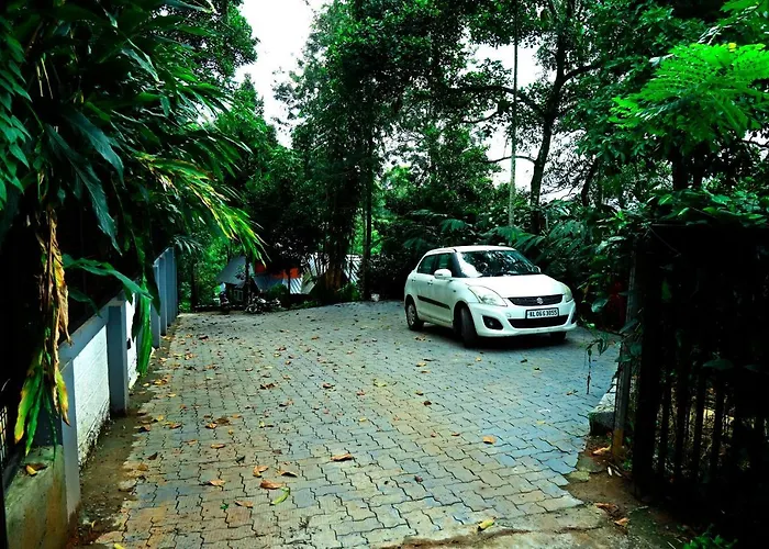 Santhi Hill View Resort Munnar