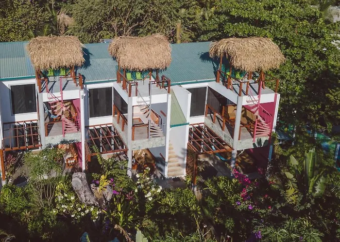 Iluminar Beachfront Suites Nosara