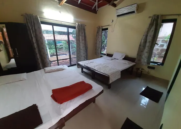 Triskelion - Bed And Breakfast, Family Home Stay By Joshi Brothers Dapoli