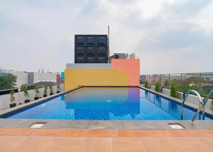 Sans Hotel Alexander Bandung