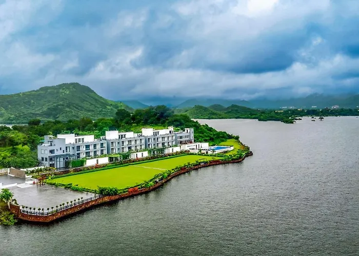 Zana Lakeview Resort - Most Scenic Lakeside Resort Udaipur
