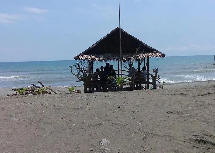Damara Beachfront Resort Baler