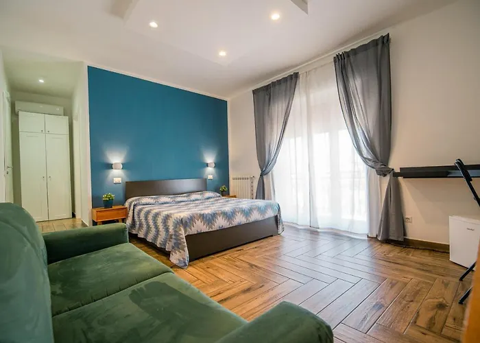 Hub Ferroviario - 12 Posti Letto Per Il Tuo Gruppo A Napoli Con Wifi E Netflix Bed & Breakfast