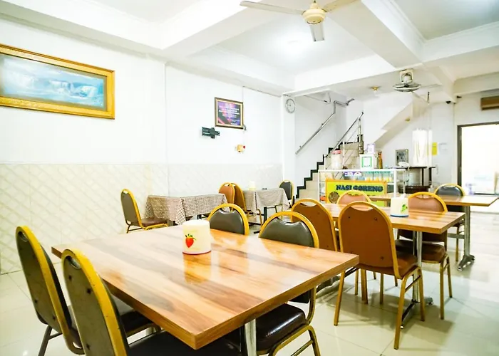 Hoki Homestay RedPartner near Rumah Sakit Dr Soetomo Surabaya
