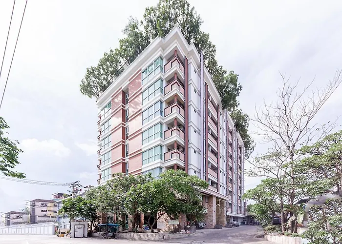 Latin Garden Hotel กรุงเทพมหานคร
