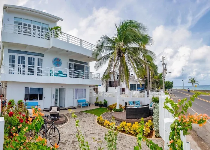 By The Sea Guest House San Andrés