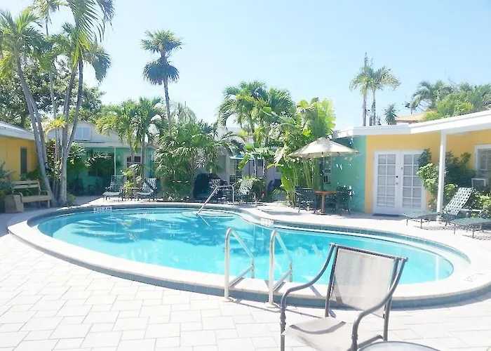 Alexander Palms Court - No Hidden Resort Fees! Cayo Hueso