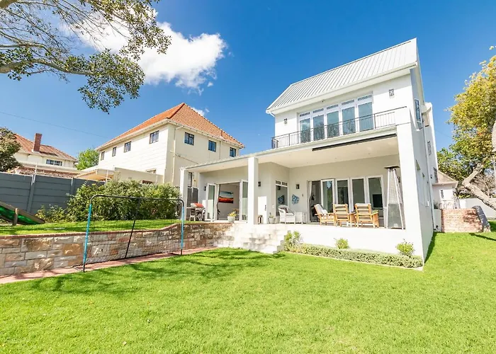 Spacious Guest Apartment In Rondebosch Cape Town