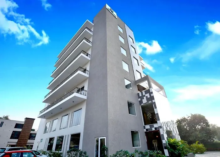 The Zenith - A Boutique Hotel By Hot Millions Mohali