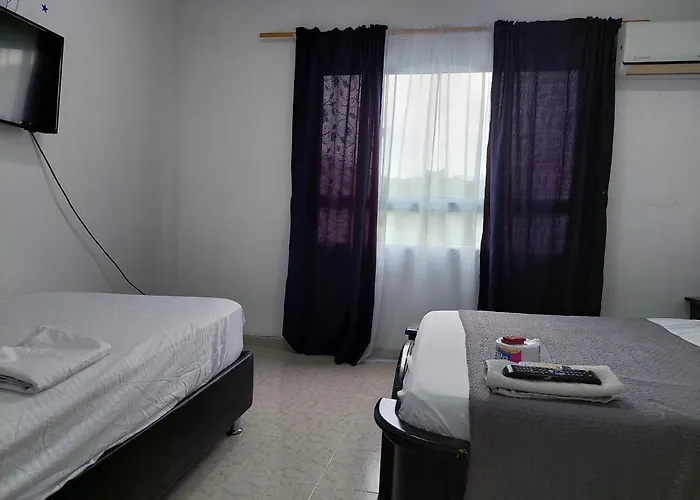 Hotel Media Luna Santa Marta 