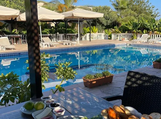 Club Alda Otel Lapta