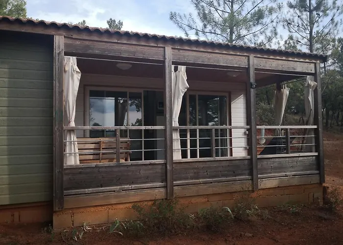 La Colline des Ocres Village de vacances 3 étoiles Apt