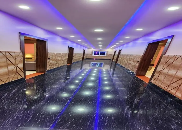 Staymaker Hotel Bhagwan - Only Indian Citizens Allowed Deoghar