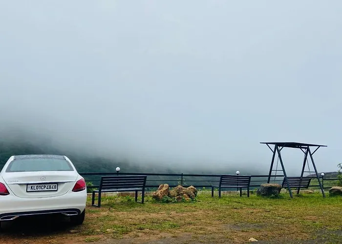 Hill Monk - Whispering Mist Hotel Vagamon