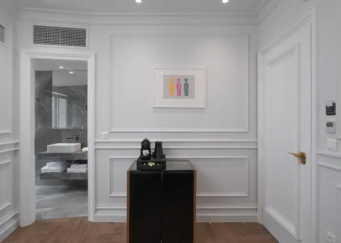 Praxitelous Luxury Suites Athens
