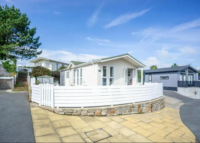 The Warren Holiday Park - Family Chalet Abersoch