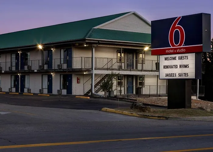 Motel 6 Branson West, Mo - Silver Dollar City