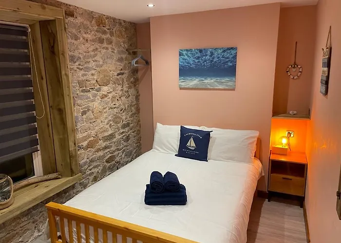 Island Lodge Since 1835 Barbican, Free Limited Parking, Perfect For Ferry Terminal Plymouth