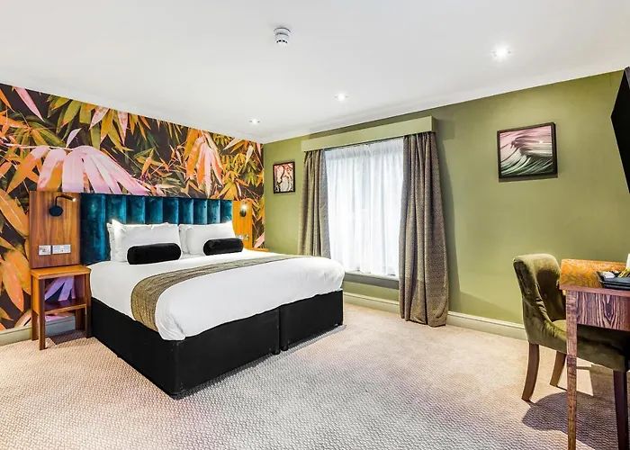 Inn On The Lake By Innkeeper'S Collection Godalming