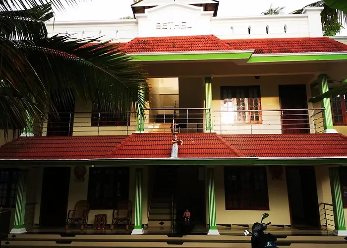 J2 Home Stay - Luxury Homes With Caravan Services Thiruvananthapuram