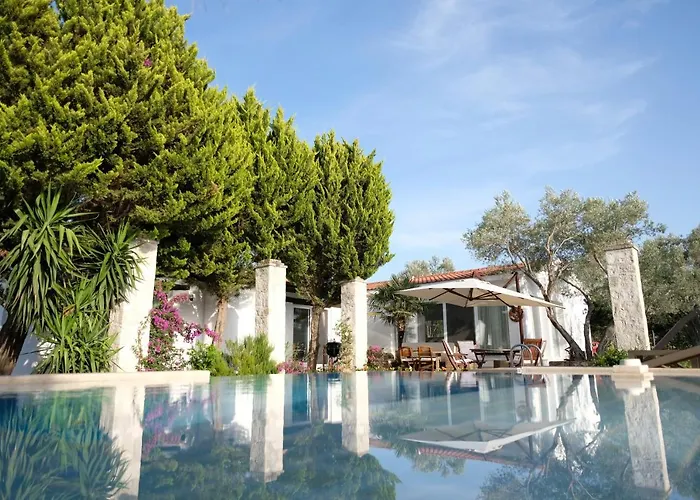 Bir Dem Urla Otel