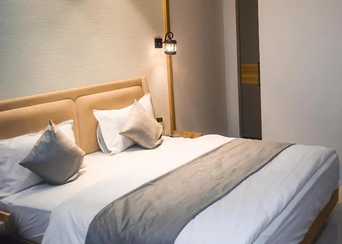 Hotel The Grand Crystal Ahmedabad
