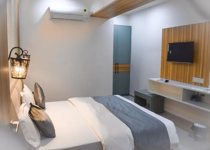 Hotel The Grand Crystal Ahmedabad