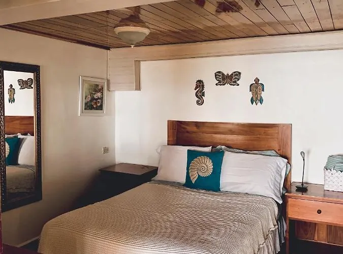 Coibahouse Ocean Front Eco-Stay Santa Catalina