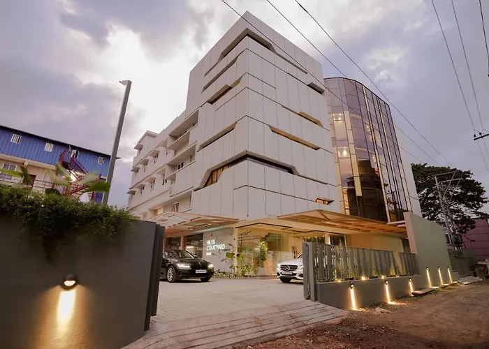 Hilux Courtyard Hotel Palakkad