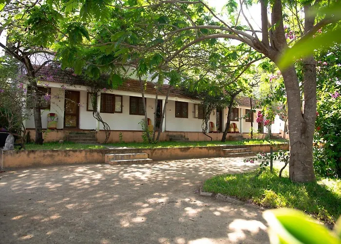 The Mountain Retreat Hotel Tiruvannamalai